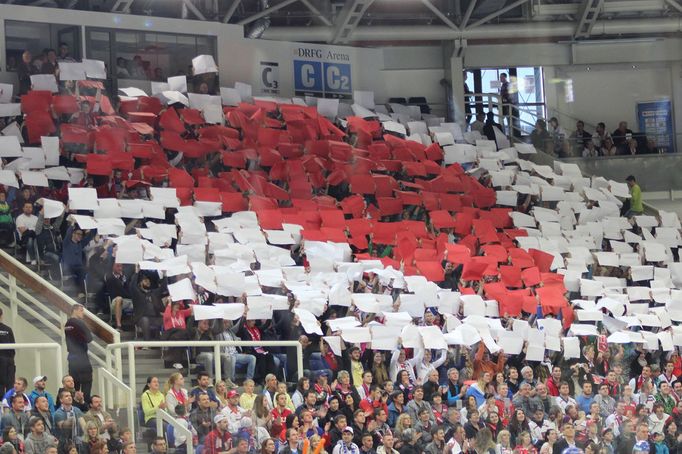 EHT, Česko-Finsko: choreo fanoušků