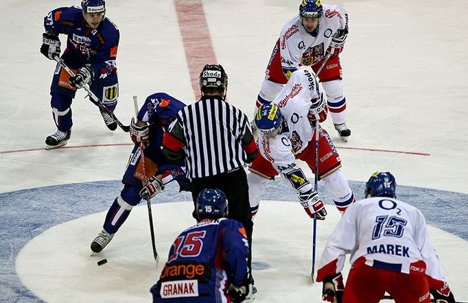 Hokejové derby Česko - Slovensko.