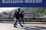 Stovky afrických běženců na přelomu května a června dělilo od vytouženého Německa už jen několik hodin cesty ve vlaku InterCity. Jejich sny se ale rozplynuly v italském Bolzanu, na hranicích s Rakouskem.