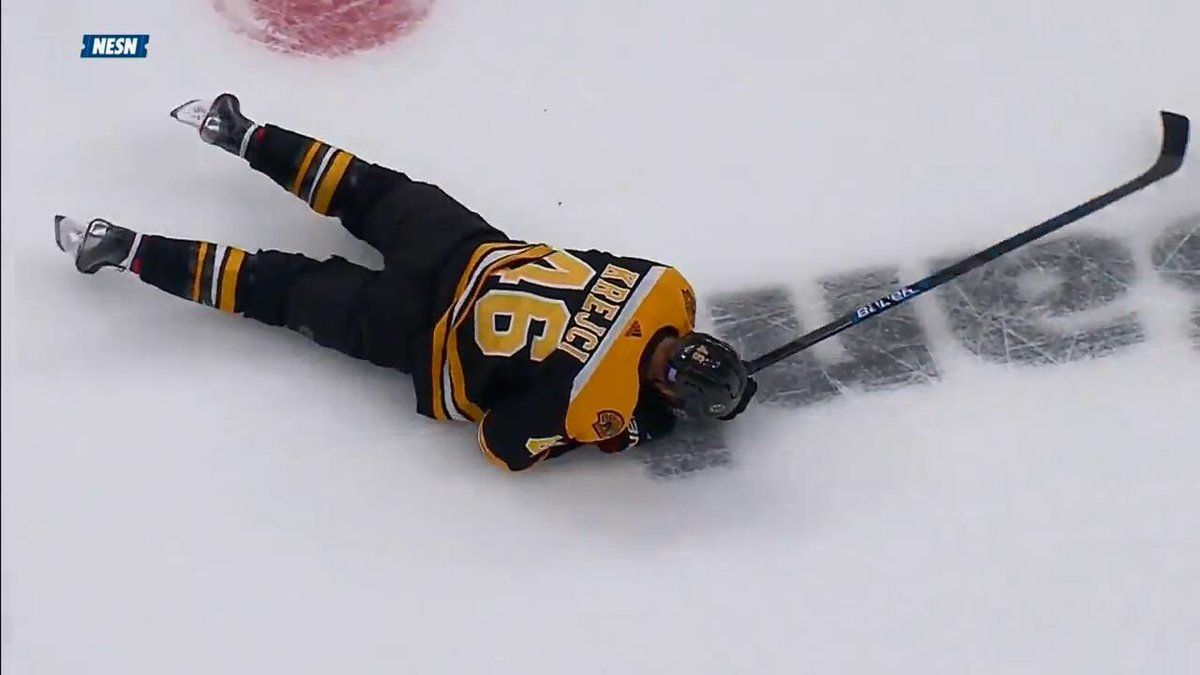 hokej, NHL 2018/2019, Boston - New York Islanders, David Krejčí po srážce přišel o zub