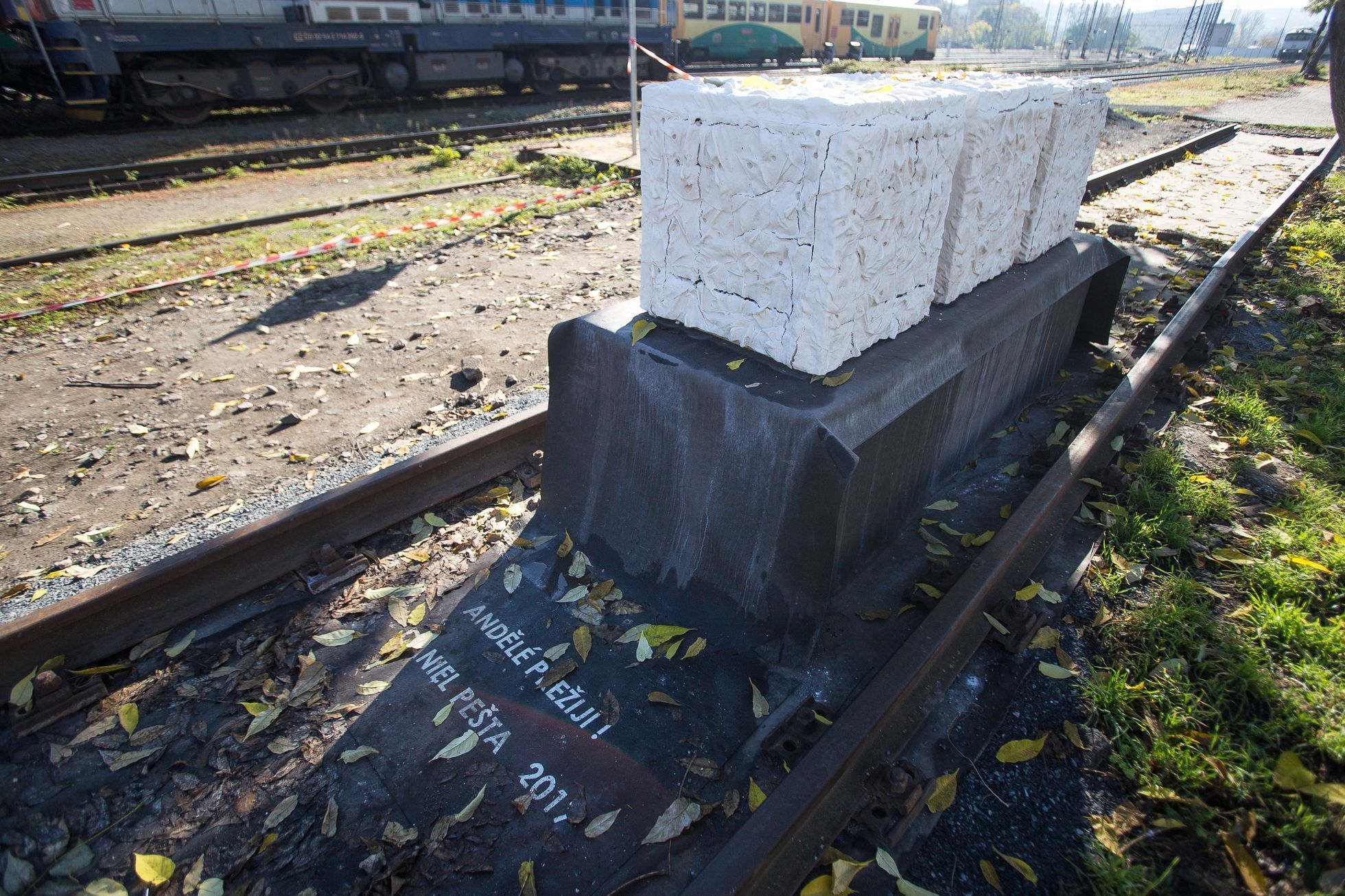 Vlakové nádraží Bubny - památník obětem holokaustu, ulice Nicholase Wintona