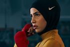 Německá boxerka v hidžábu mění pravidla. Přepsat chce i olympijskou chartu