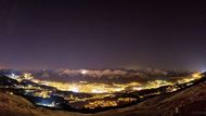 1. místo v kategorii "Against the Lights": Norbert Span z Rakouska s fotografií "Star above Innsbruck".