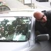 Incident s házením vajíček