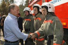 Kdo může za katastrofální požáry? Rusko hledá viníky