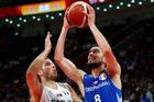 basketbal, MS 2019, Česko - Srbsko, Tomáš Satoranský a Stefan Jovič