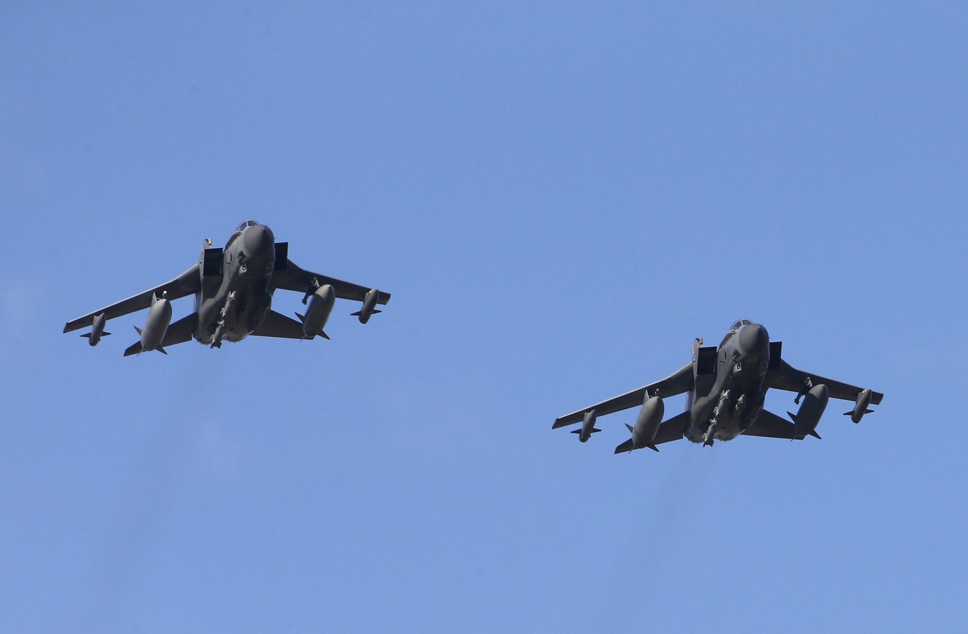 Britské letouny Tornado vzlétají ze základny RAF na Kypru