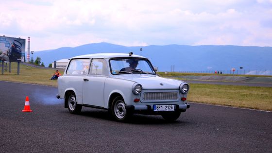 Trabant vyjel na silnice před 60 lety. Z vysmívaného bakelitu se stalo kultovní auto