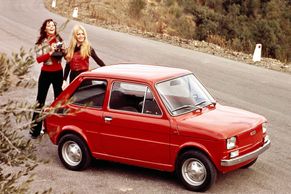 Poláci kvalitu neuhlídali. Milovaný i proklínaný Fiat 126 slaví padesátku
