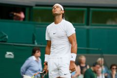 Smutné, hlesl Nadal. Jeho wimbledonskou bídu zahájil Rosol