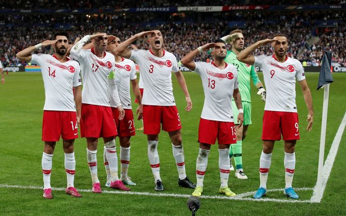 Soccer Football - Euro 2020 Qualifier - Group H - France v Turkey - Stade De France, Saint-Denis, France - October 14, 2019  Turkey players salute after Kaan Ayhan celebr