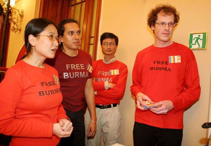Konference Fórum 2000: svobodu pro Barmu