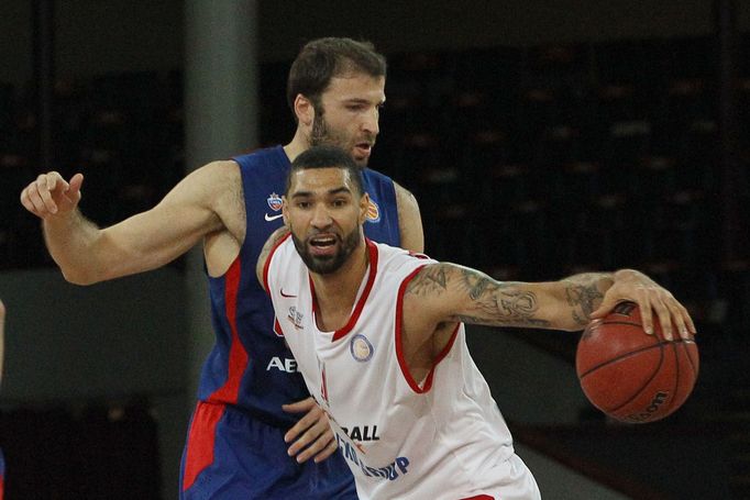 VTB liga, Nymburk - CSKA Moskva: Chester Simmons