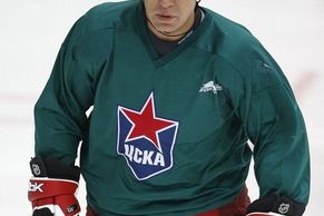 Vjačeslav Fetisov (51 let) znovu hraje za CSKA Moskva