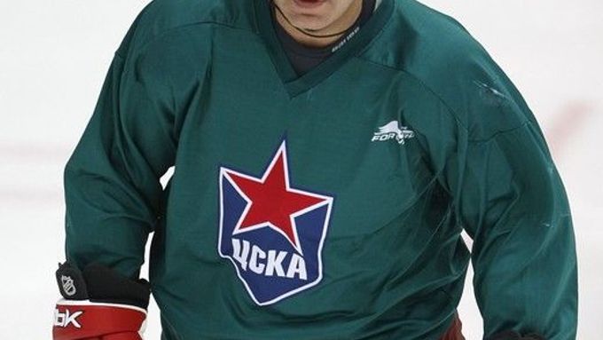 Vjačeslav Fetisov (51 let) znovu hraje za CSKA Moskva