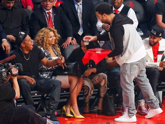 2013 NBA All-Star game: Jay-Z (vlevo), Beyoncé a Drake