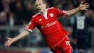 Arjen Robben slaví vítězný gól do sítě Lyonu