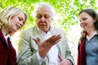 Attenborough podporuje i mladé, kteří vyzývají k větším krokům na ochranu planety. "Mladí lidé vědí, že toto je svět, ve kterém stráví zbytek svého života. Ale myslím, že je to od nich i ještě idealističtější. Oni skutečně věří, že lidstvo nemá právo ničit a poškozovat planetu."