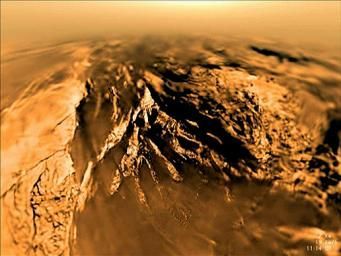 Snímky z povrchu Titanu