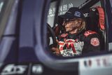V Buggyře se Fittipaldi projel se svým synem na sedadle spolujezdce. Právě pokračovatel slavného jména přesvědčil tátu, aby zůstal na trati co nejdéle.