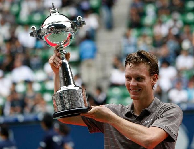 Tomáš Berdych se raduje z prvního letošního titulu