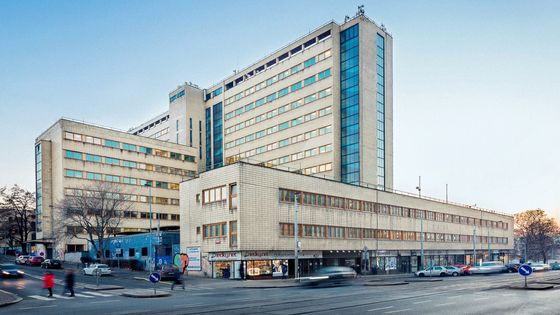 Otevřený bude Český pavilon EXPO ve Vizovicích, pražský Hotel Josef od Evy Jiřičné anebo Vojenský archiv v Olomouci. Prohlédněte si i další v galerii.