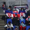 Fanoušci Slovenska před semifinále s Finskem na ZOH 2022 v Pekingu
