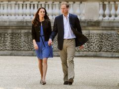 Princ William a jeho žena Kate se ale údajně do daru moc nehrnou. 