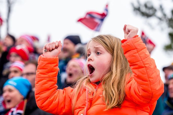 MS 2016, masák M: malá norská fanynka