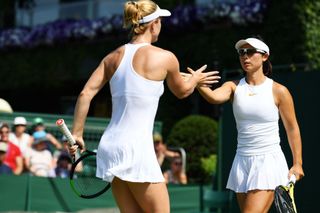 Gabriela Dabrowská a Su Ji-fan na Wimbledonu 2018