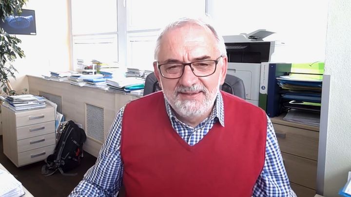 Virolog: Až 13 tisíc nakažených příští týden. Proč covidová vlna udeřila tak silně?; Zdroj foto: Aktuálně.cz