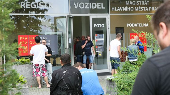 Propadl vám řidičský průkaz? Platnost se prodlužuje, ale zatím jen v Česku