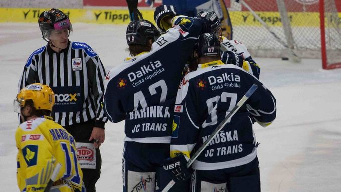 Hokejisté Vítkovic se na ledě Zlína radovali třikrát.