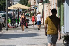 Na jihu Moravy a západě Čech bude přes 34 stupňů, ČHMÚ zvýšil výstrahu
