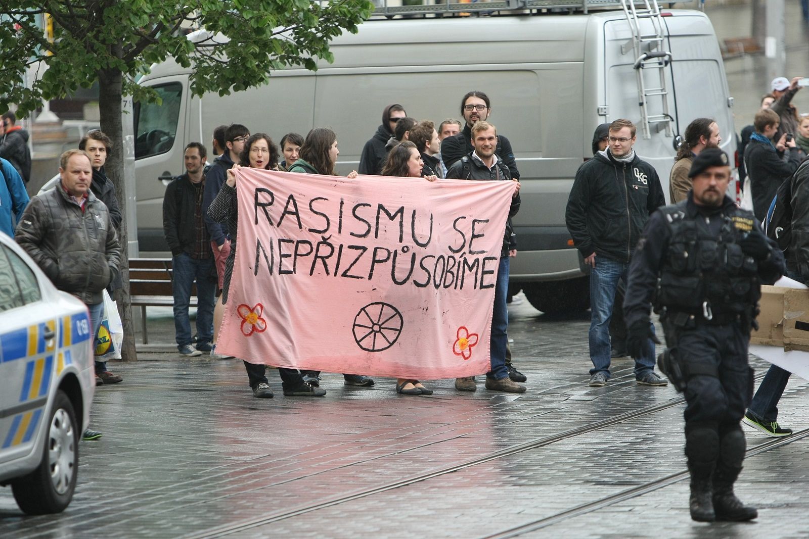 Brno blokovalo pochod neonacistů - finální foto