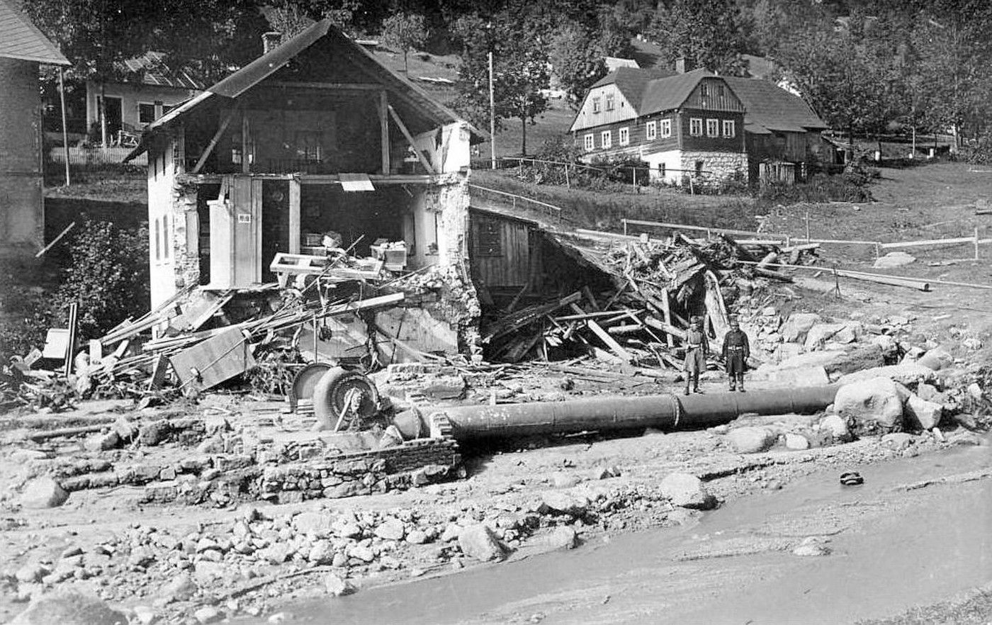 protržená přehrada na bílé desné jizerské hory