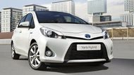 Naopak hybridní Toyotu Yaris si v Česku koupí málokdo