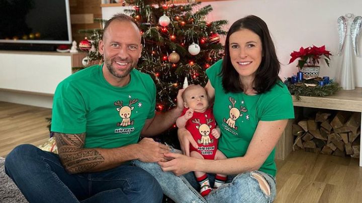 Čeští sportovci u stromečku: Elegantní Plíšková v šatech i sladěné vánoční oblečky; Zdroj foto: Instagram Marka Zúbera