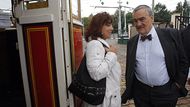 Ministr Karel Schwarzenberg zamířil do tramvaje, kterou důverně zná.