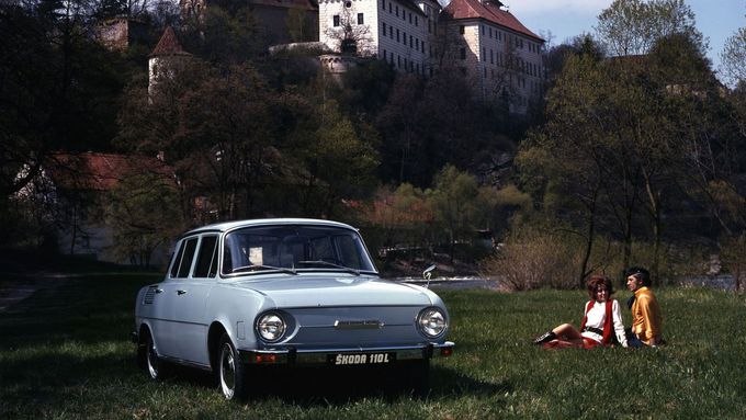 Před čtyřiceti lety se přestala vyrábět Škoda 100/110. Podívejte se na unikátní dobové fotografie