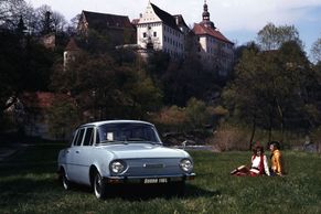 Před čtyřiceti lety se přestala vyrábět Škoda 100/110. Podívejte se na unikátní dobové fotografie