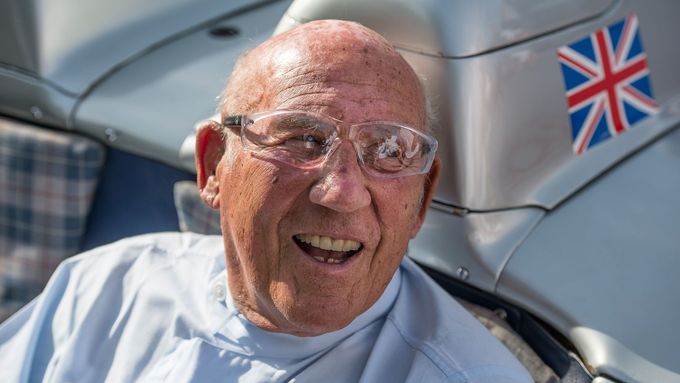 Stirling Moss byl i skvělým jezdcem sportovních vozů. V roce 1955 v Itálii vyhrál náročný závod Mille Miglia.