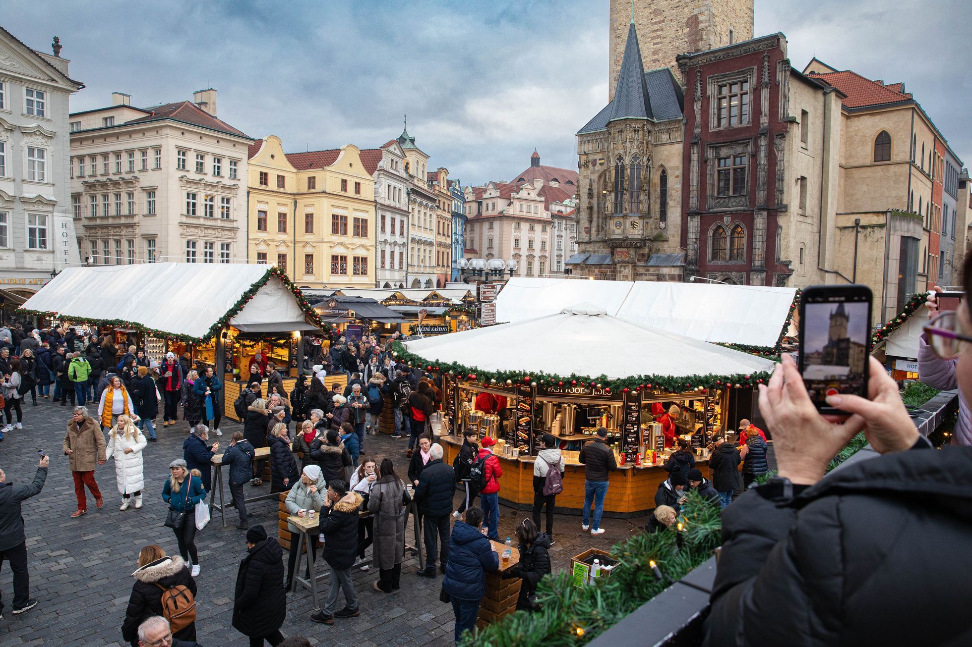 Vánoční trhy, Praha, Staroměstské náměstí a Václavské náměstí