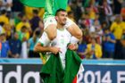 Alžírsko poprvé postoupilo do osmifinále MS, Rusové končí
