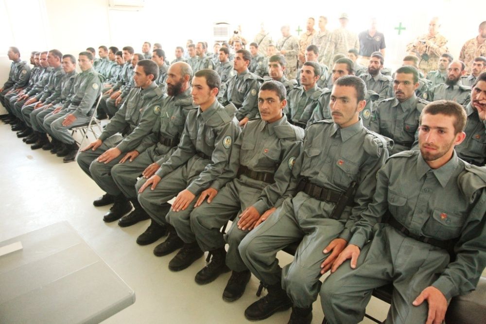 Češi vycvičili v Lógaru 50 nových afghánských policistů
