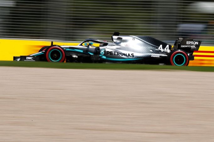 Formula One F1 - Australian Grand Prix - Melbourne Grand Prix Circuit, Melbourne, Australia - March 15, 2019   Mercedes' Lewis Hamilton in action during practice   REUTER