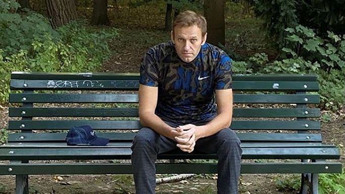 Alexej Navalnyj po propuštění z nemocnice.