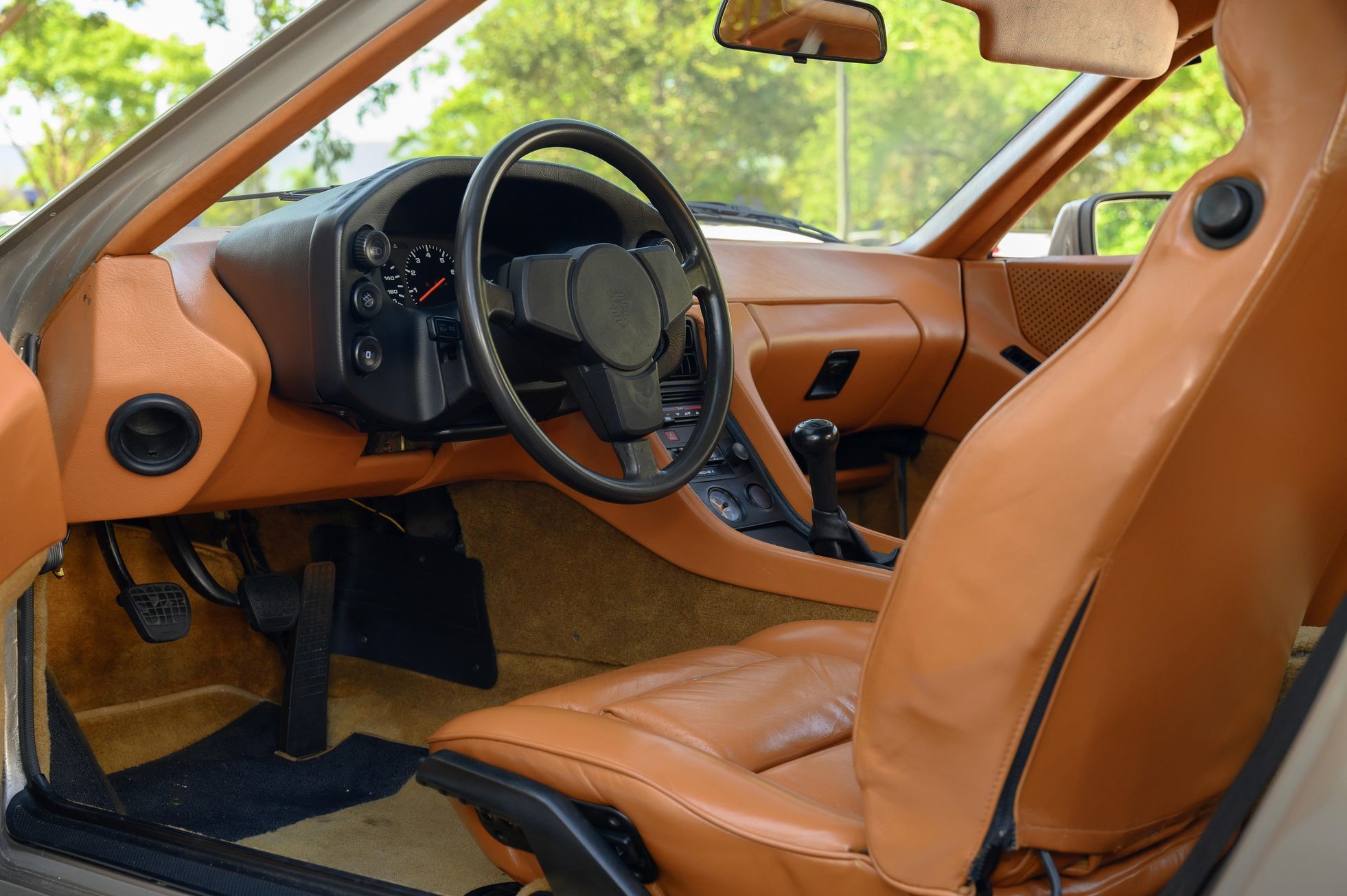 Porsche 928