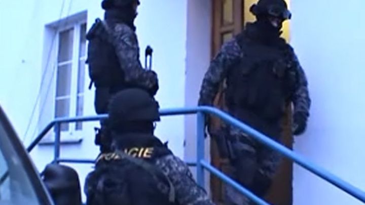 Okrádali staré lidi, jednoho zavraždili v Kunraticích. Cizinecký gang skončil v base; Zdroj foto: Policie ČR