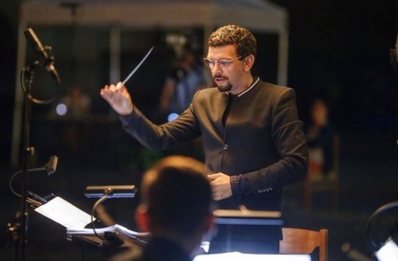 Dirigent Jakub Kydlíček.